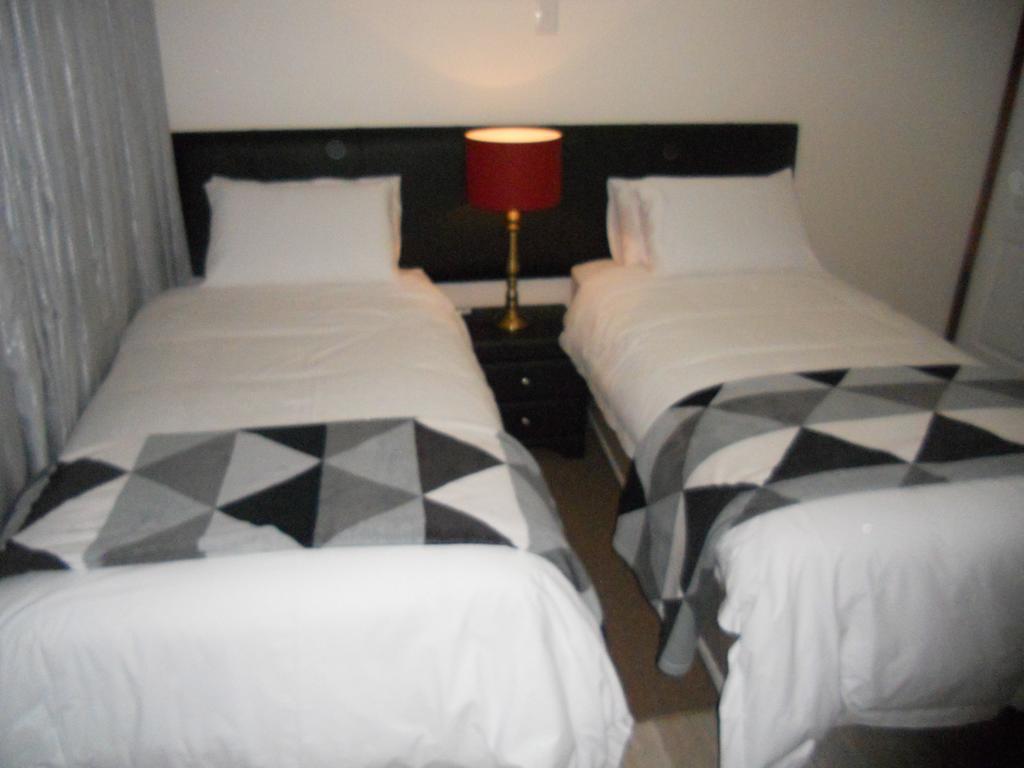 Magaliqua Guest House Noordheuwel エクステリア 写真