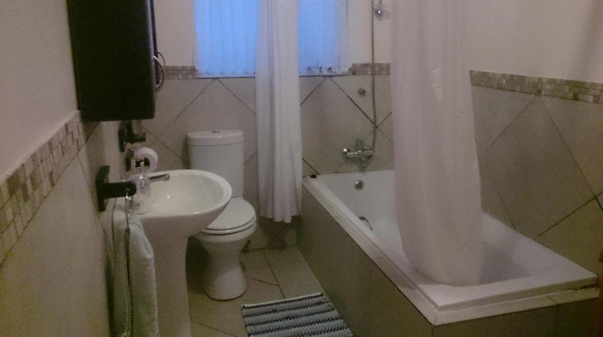Magaliqua Guest House Noordheuwel エクステリア 写真