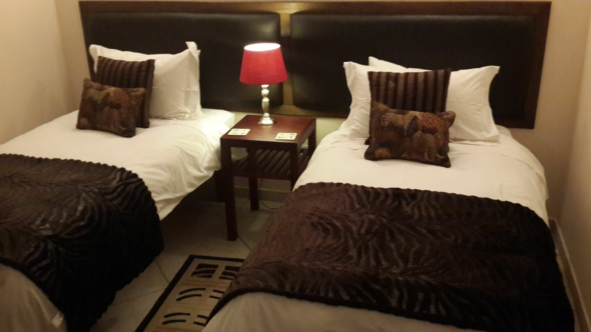Magaliqua Guest House Noordheuwel エクステリア 写真