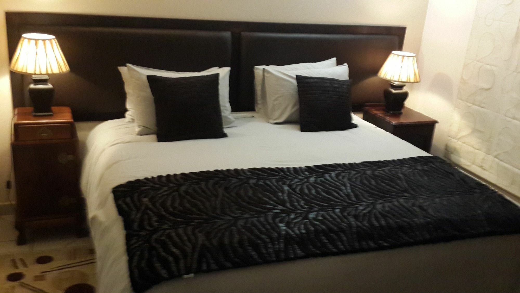 Magaliqua Guest House Noordheuwel エクステリア 写真