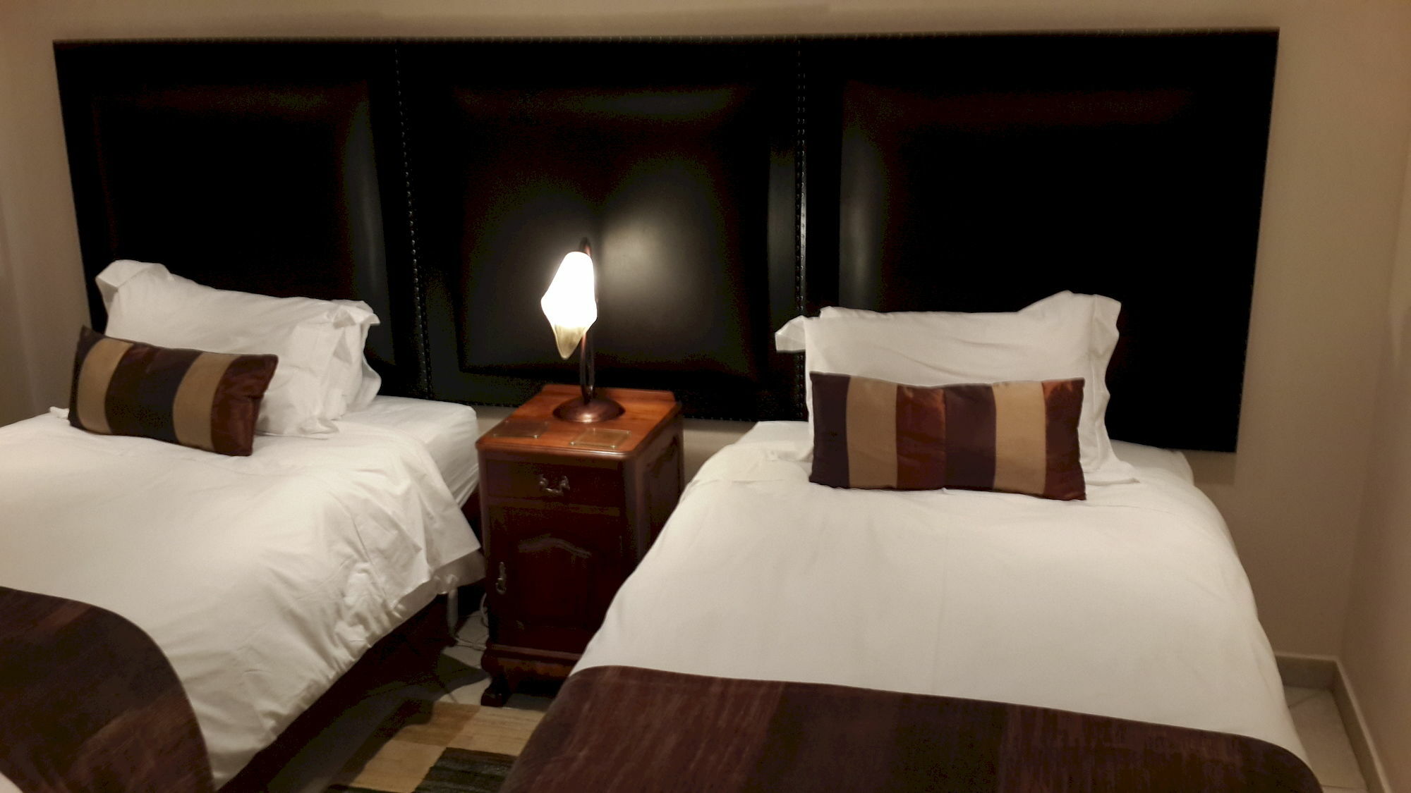 Magaliqua Guest House Noordheuwel エクステリア 写真